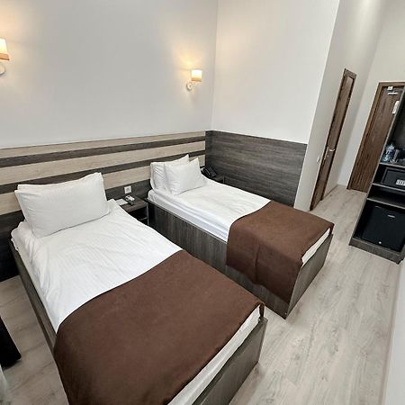 Infinity Plaza Block 1 Hotel Atyraū Eksteriør billede
