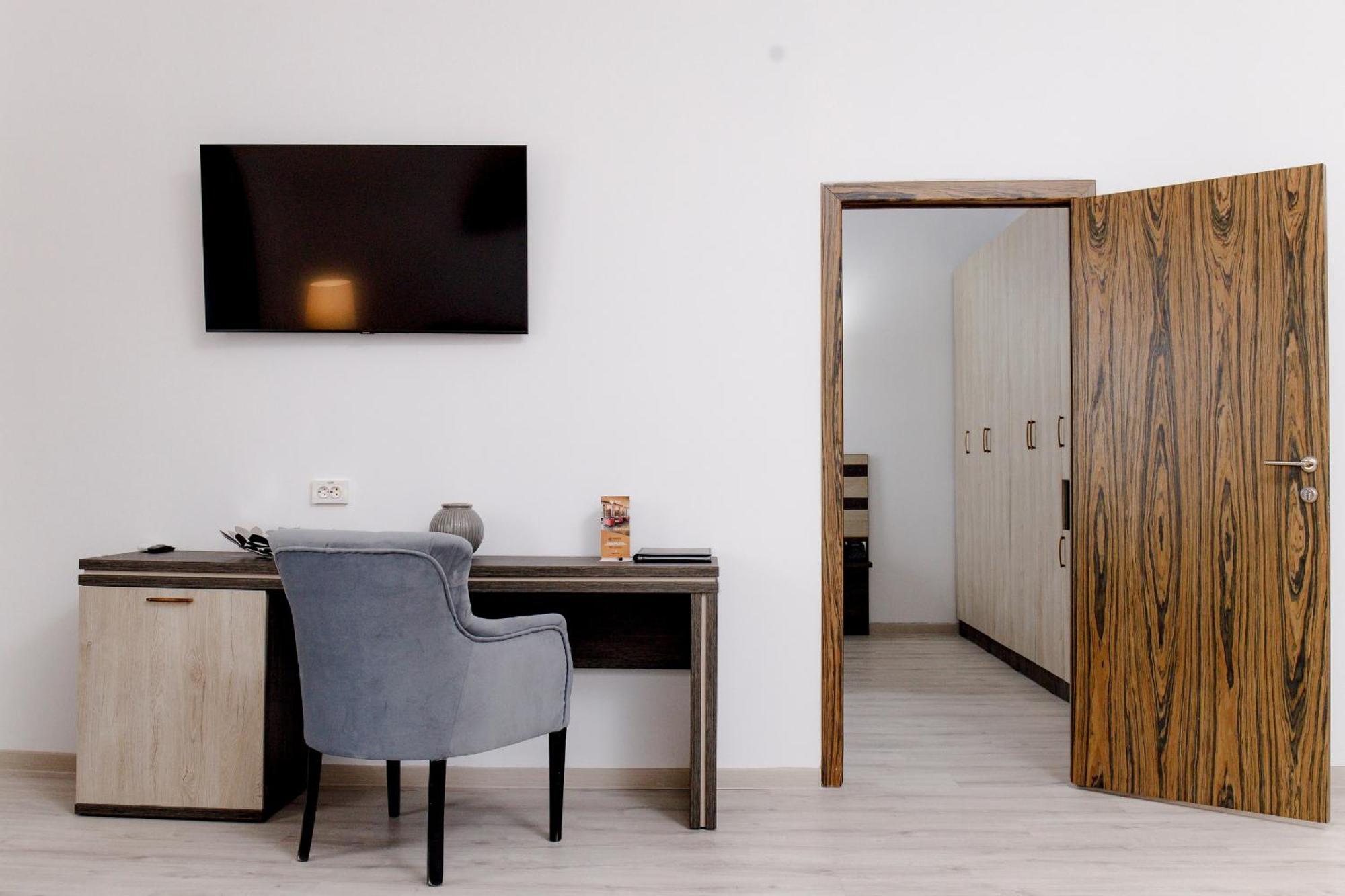 Infinity Plaza Block 1 Hotel Atyraū Eksteriør billede