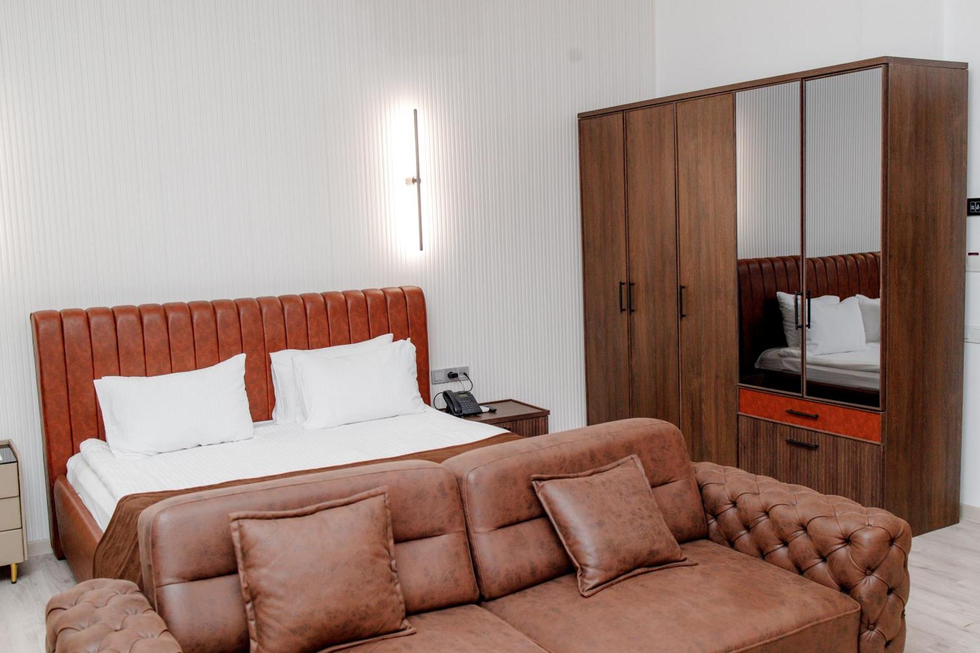 Infinity Plaza Block 1 Hotel Atyraū Eksteriør billede