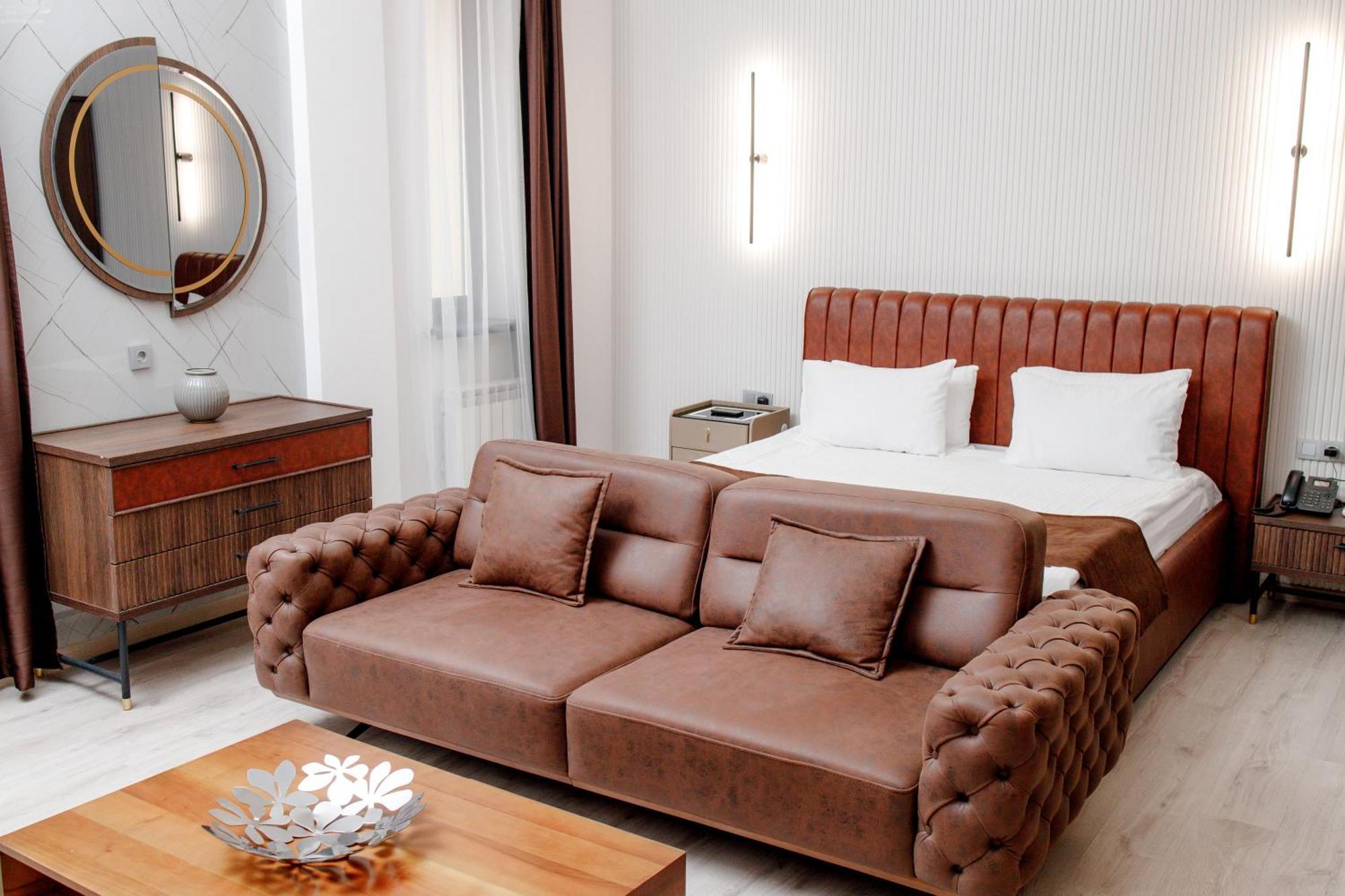 Infinity Plaza Block 1 Hotel Atyraū Eksteriør billede