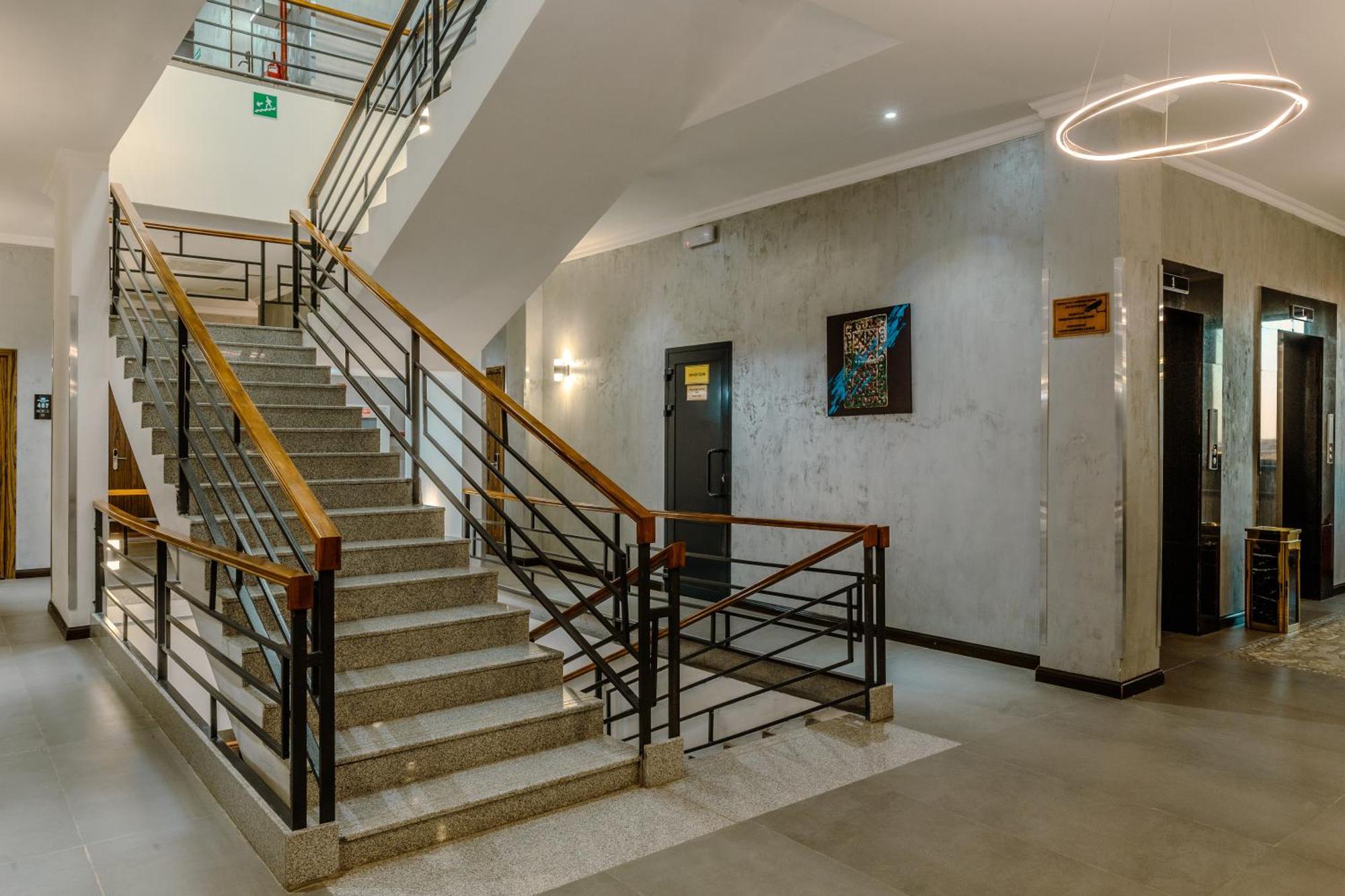 Infinity Plaza Block 1 Hotel Atyraū Eksteriør billede