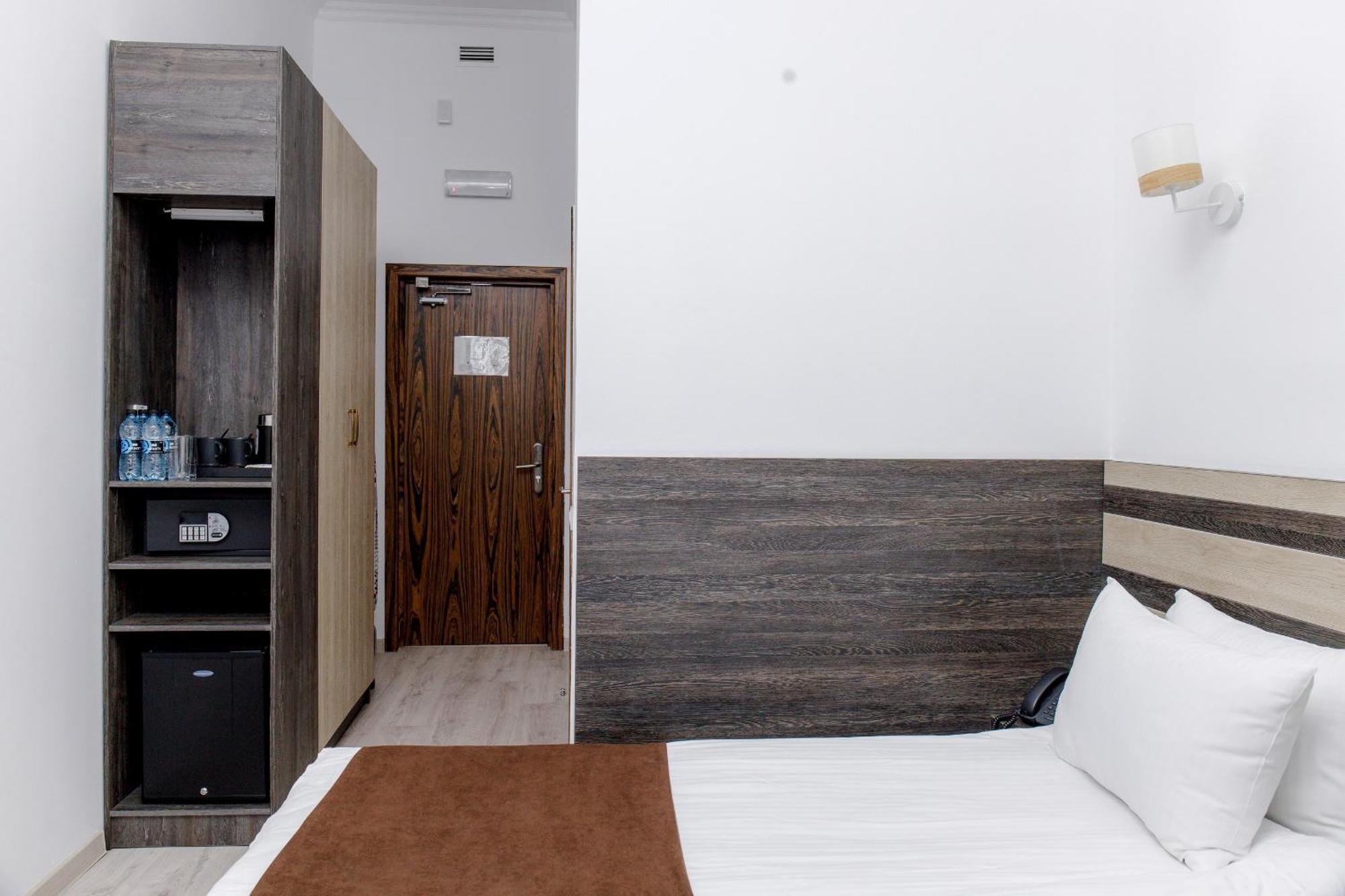 Infinity Plaza Block 1 Hotel Atyraū Eksteriør billede